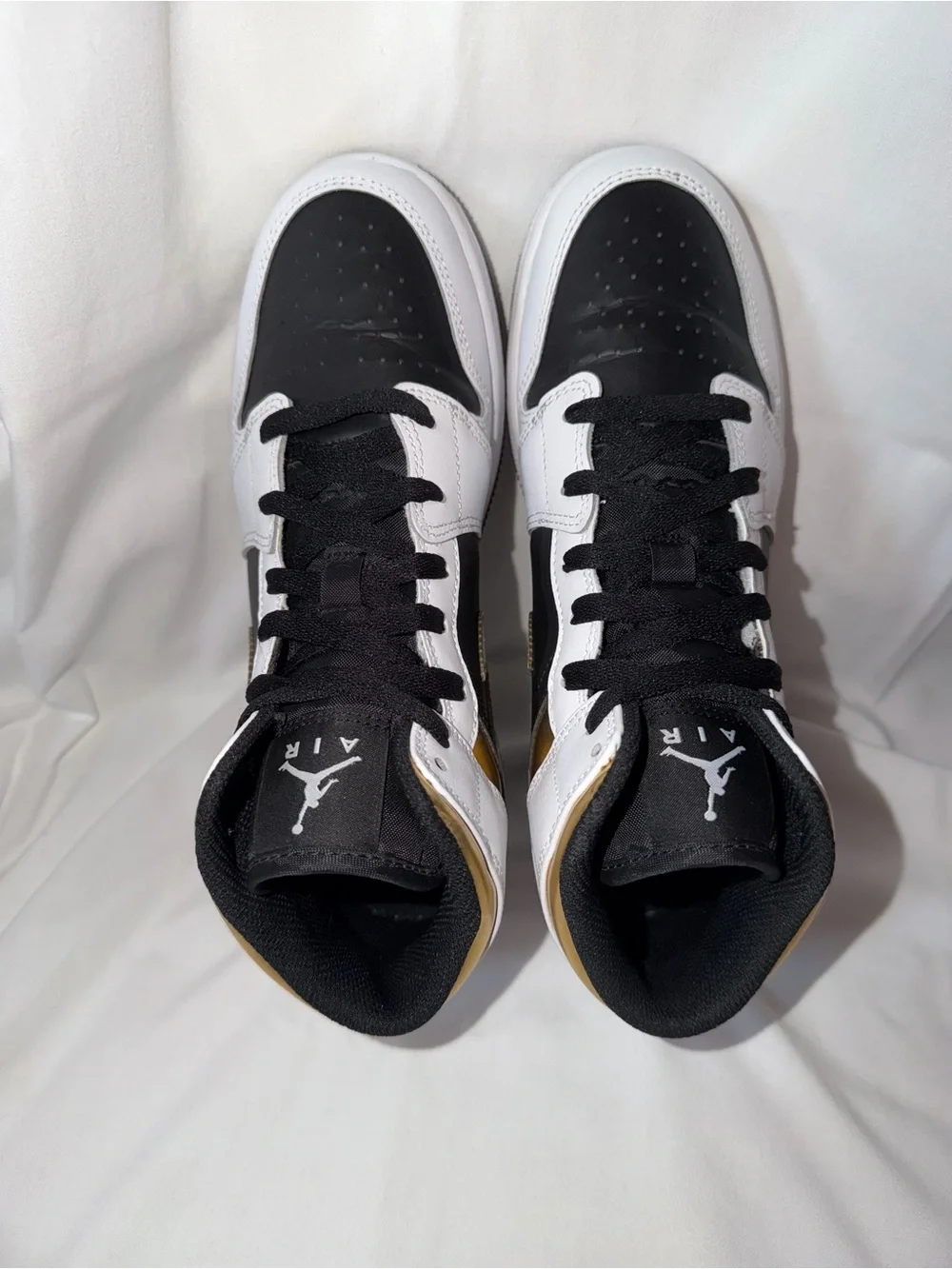 Air Jordan 1 Mid GS White Gold